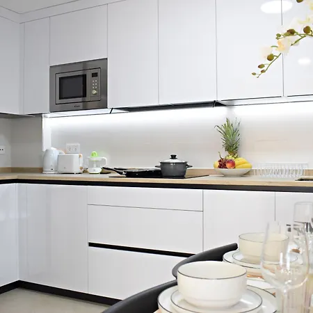 Bright Duplex In Centre Apartment *