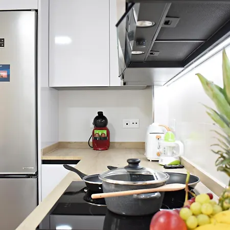 Bright Duplex In Centre *